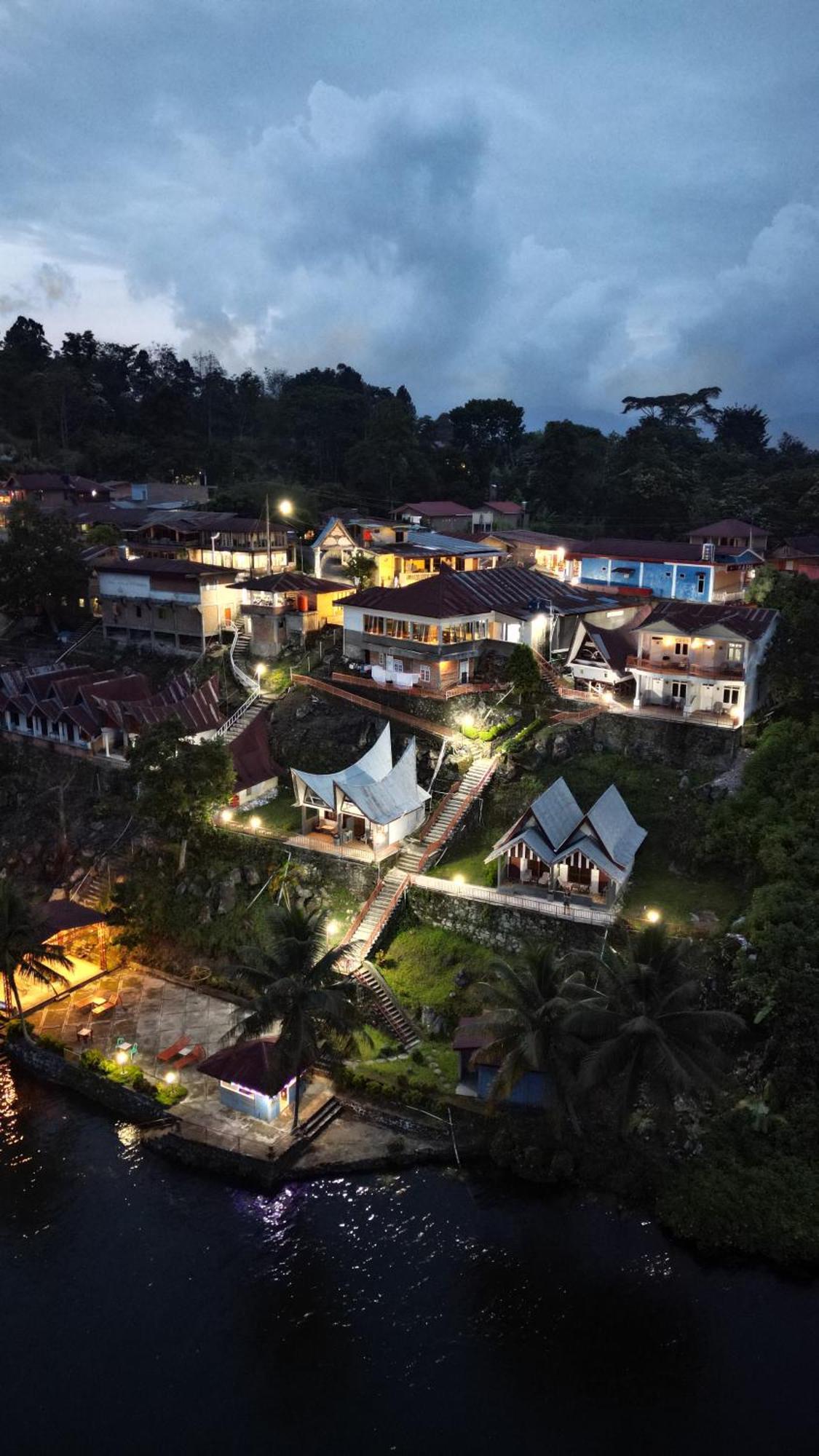 Vandu'S View Guest House & Restaurant Tuktuk Eksteriør billede